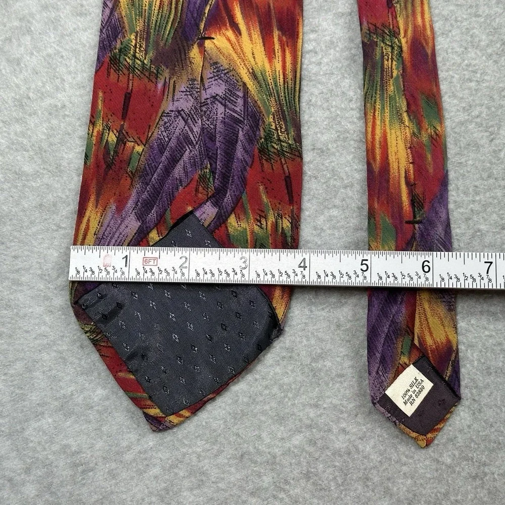Vintage Molecular Expressions Tie Silk Red Purple Abstract Pattern 56x3.75‎